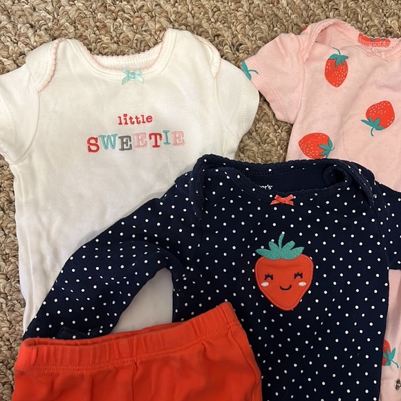 UEC CARTERS 3M STRAWBERRY SET - ONESIE JUMPSUITS AND PANTS - Picture 4 of 5
